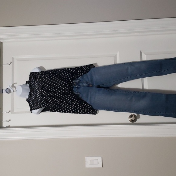 Kim & Cami Polka Dot Sleeveless Top - Picture 3 of 15